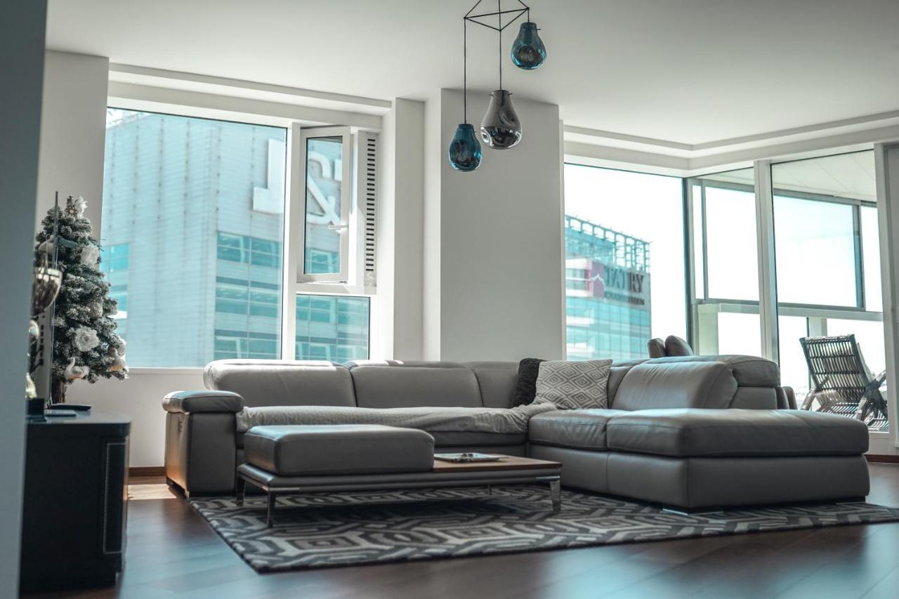 Voir Apartment Братислава Екстериор снимка