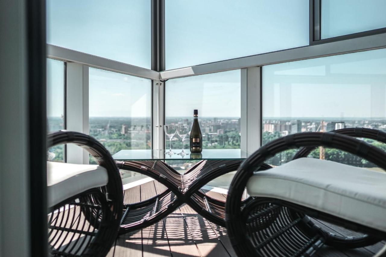 Voir Apartment Братислава Екстериор снимка